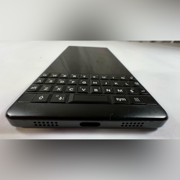 BlackBerry Key2 - Picture 2 of 6